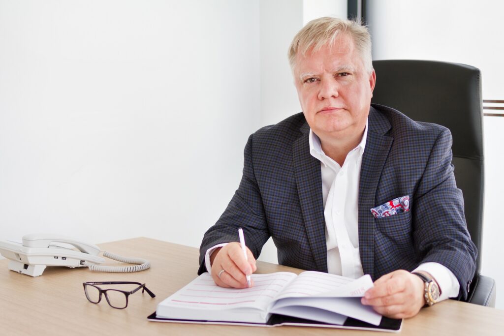 prof. dr hab. Sławomir Jeka